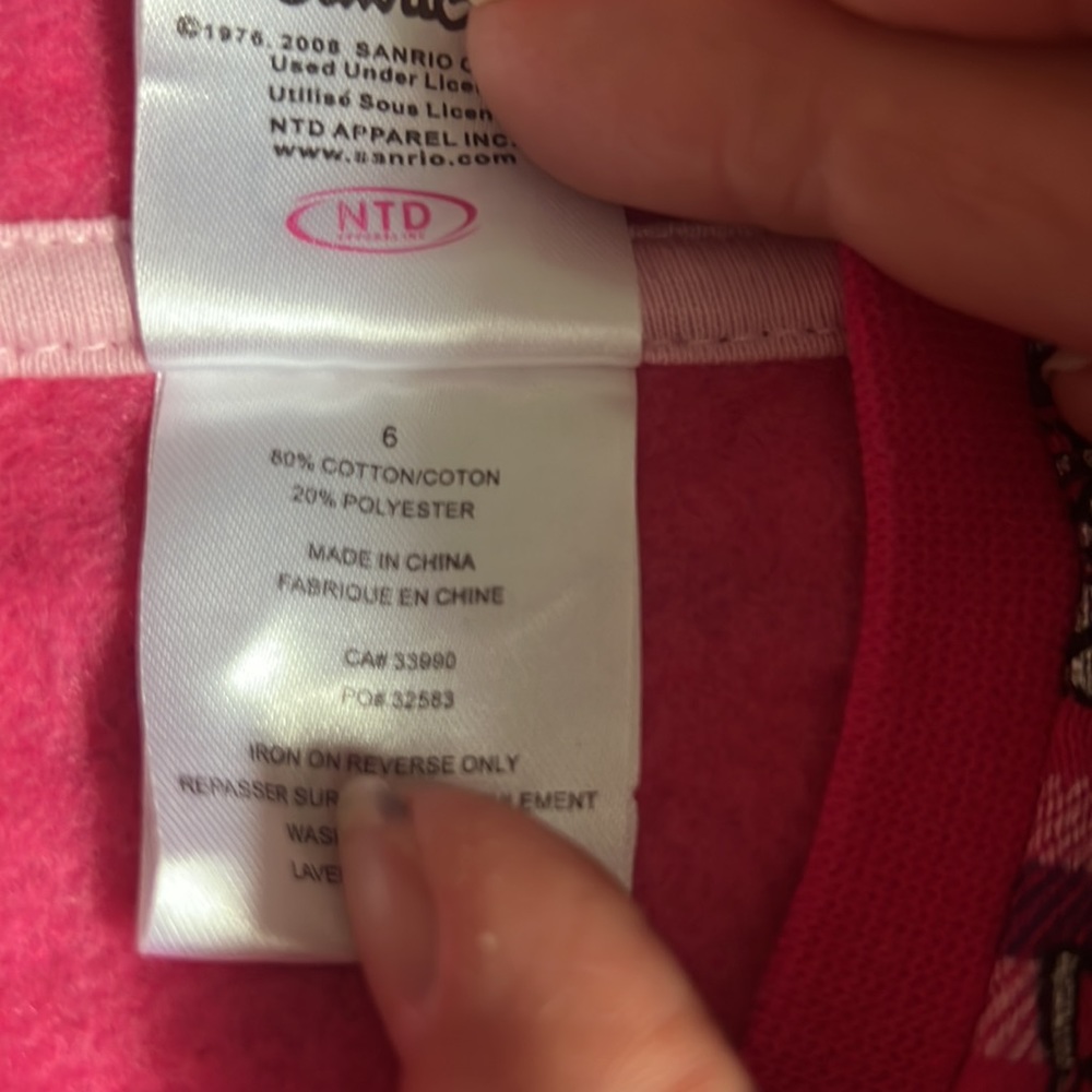 Crop Top Hello Kitty Top - Picture 4 of 4